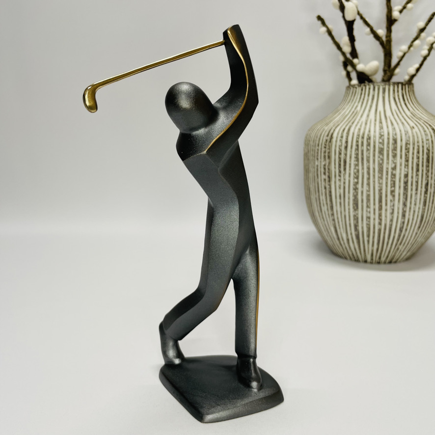 Se Tee off - skulptur i ægte bronze hos SkulpturFigur.dk