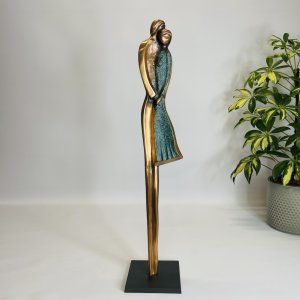 Fortrolig - skulptur i �gte bronze