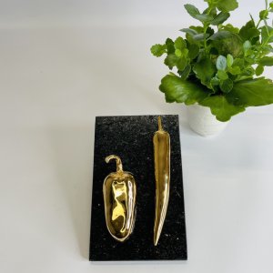 Dan & Baxen - bronze p� granit